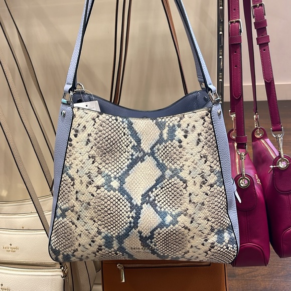 Kate Spade Leila Medium Triple Compartment Shoulder Tote
snake
muted blue
NWT - Picture 12 of 16